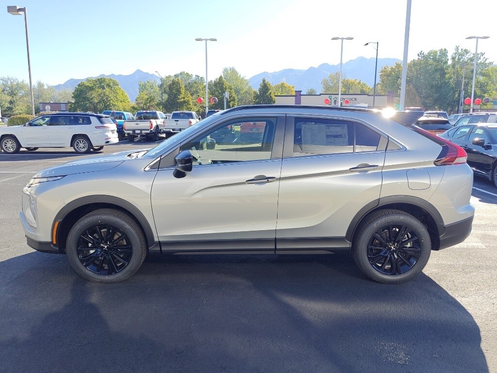 2025 Mitsubishi Eclipse Cross SEL photo 3