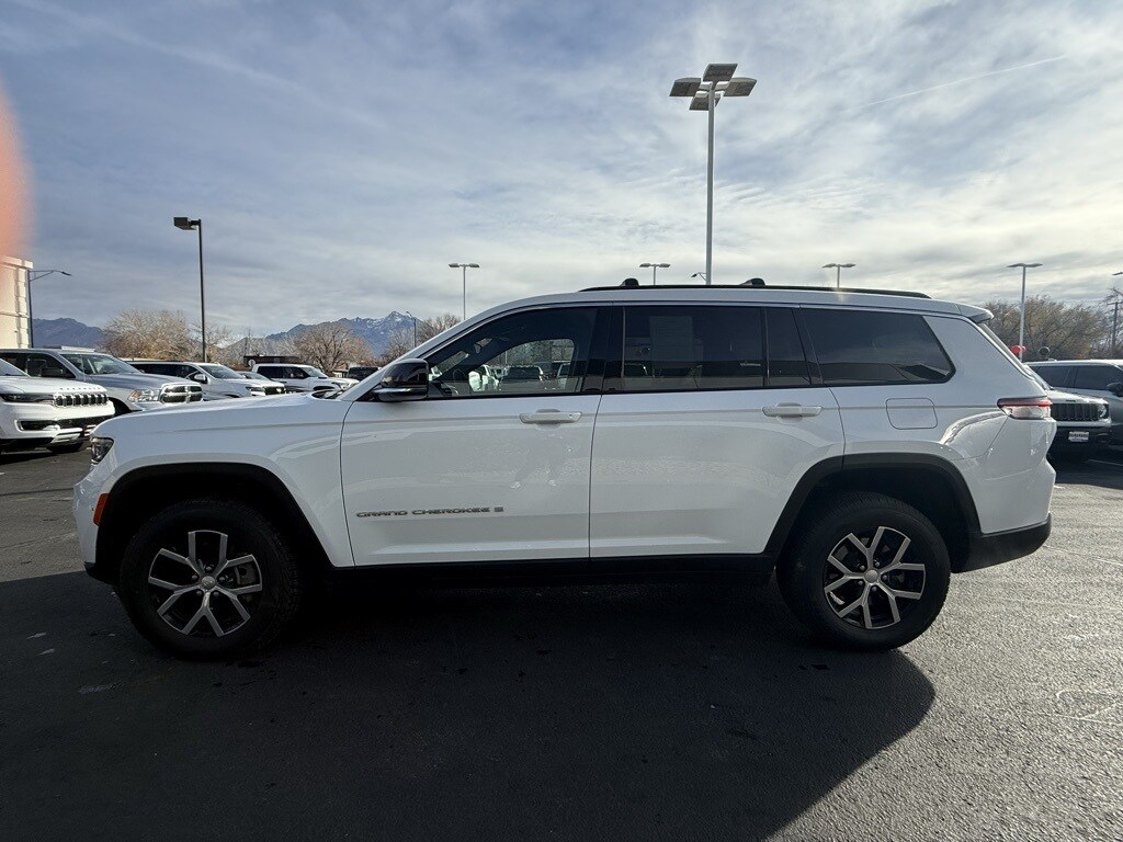 2024 Jeep Grand Cherokee Limited photo 3