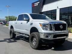 2017 Nissan Titan SL Truck Crew Cab