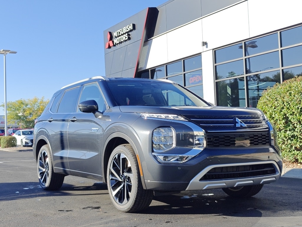 2025 Mitsubishi Outlander Plug-in Hybrid SEL's photo