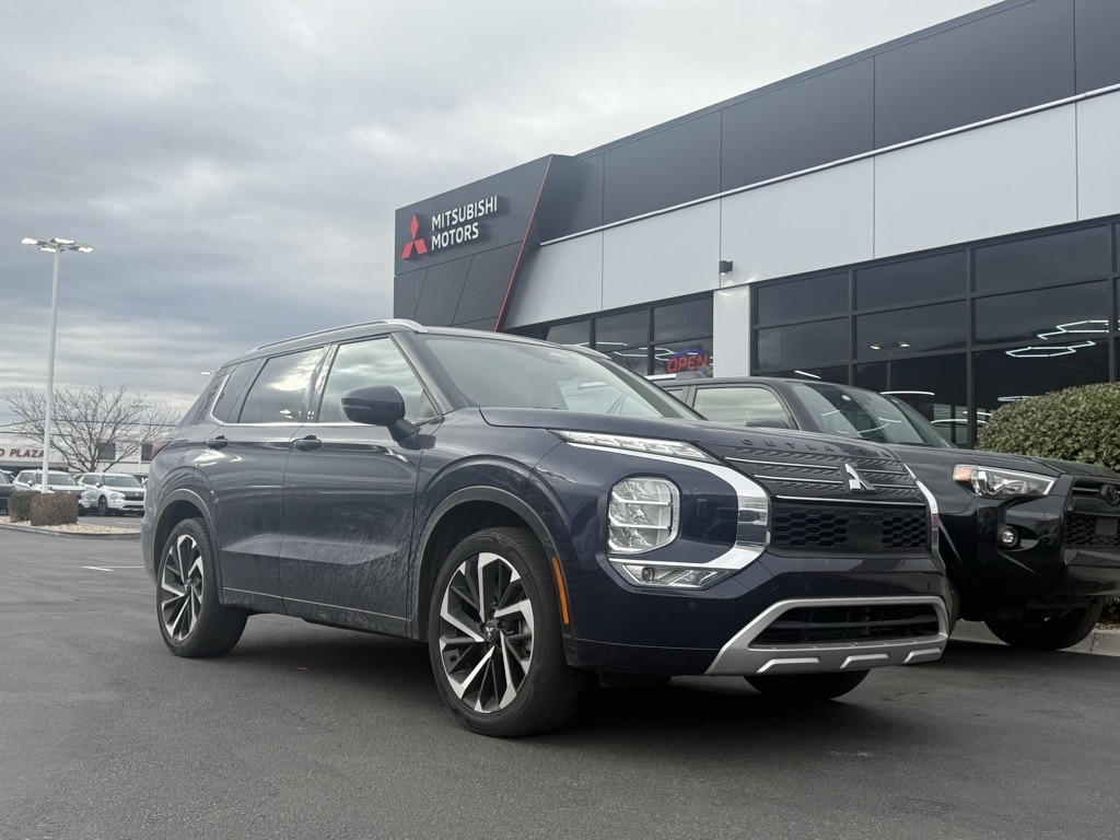 2022 Mitsubishi Outlander SEL Special Edition's photo