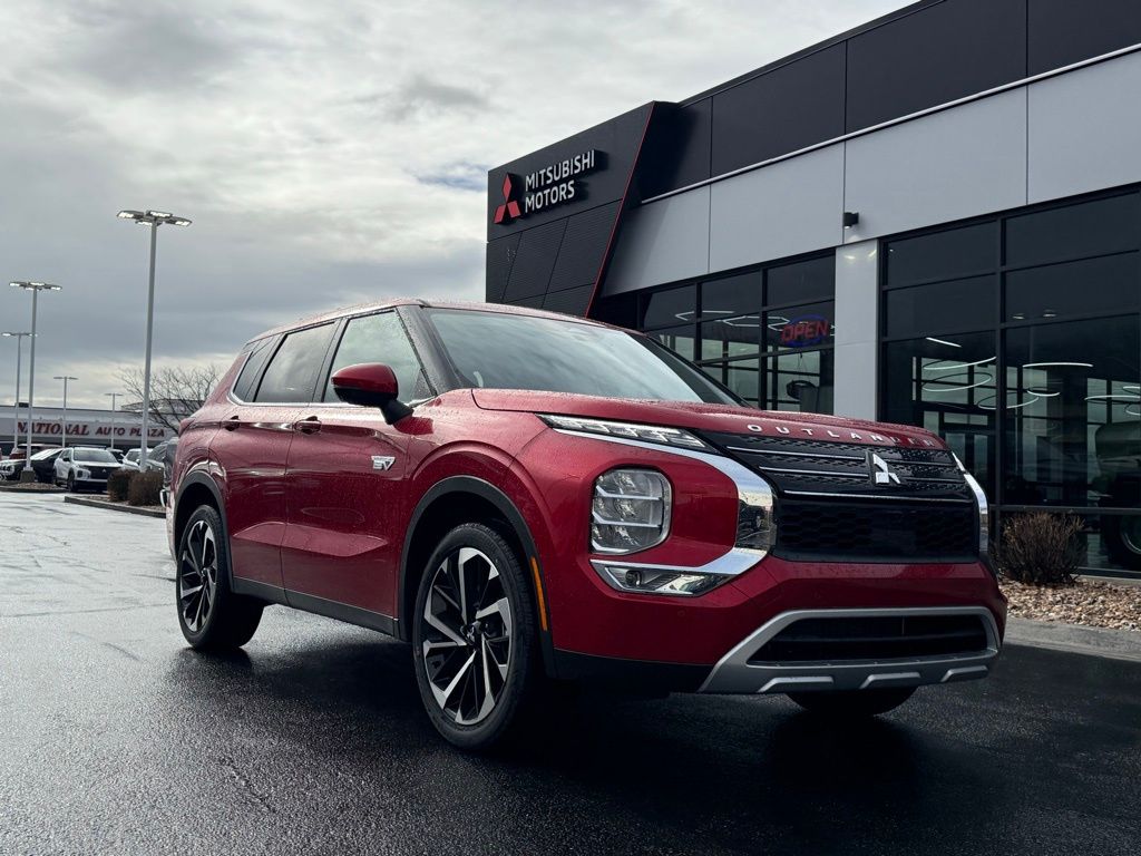 2025 Mitsubishi Outlander Plug-in Hybrid SE S-AWC's photo
