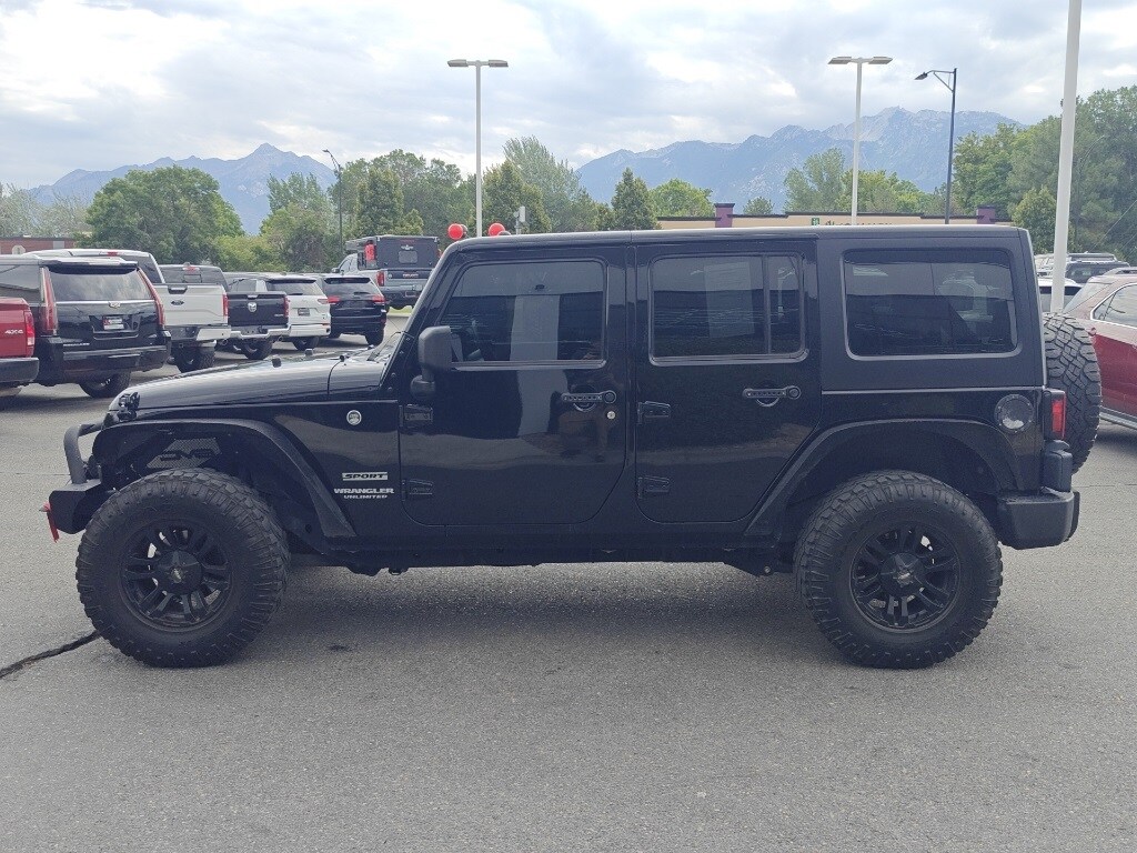 2017 Jeep Wrangler Unlimited Sport photo 4