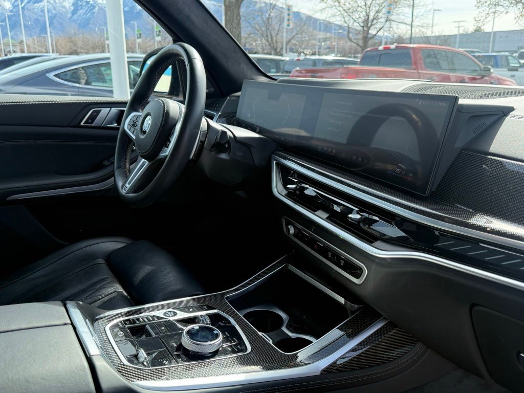 2025 BMW X7 M60i - Photo 29