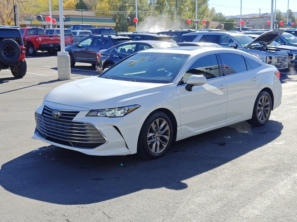 2020 Toyota Avalon XLE photo 3