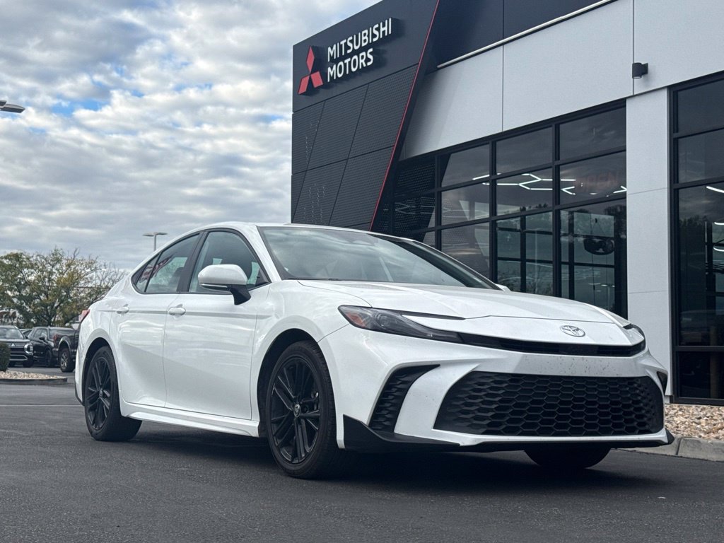 2025 Toyota Camry SE Sedan