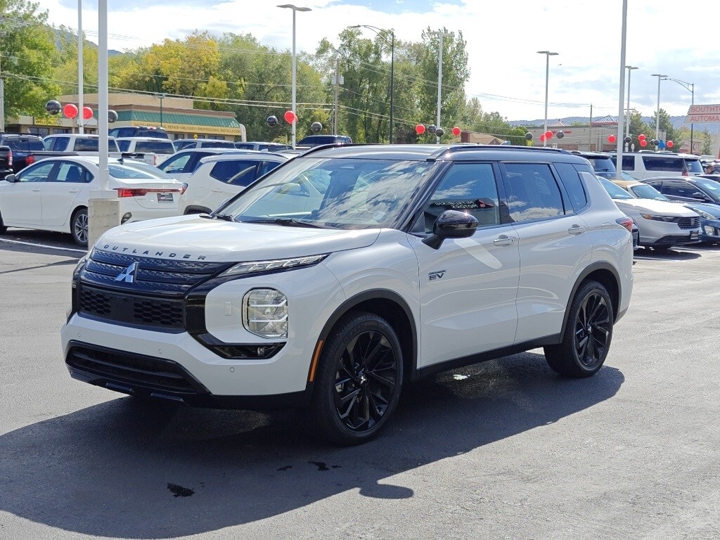 2025 Mitsubishi Outlander PHEV SEL Black Edition photo 2