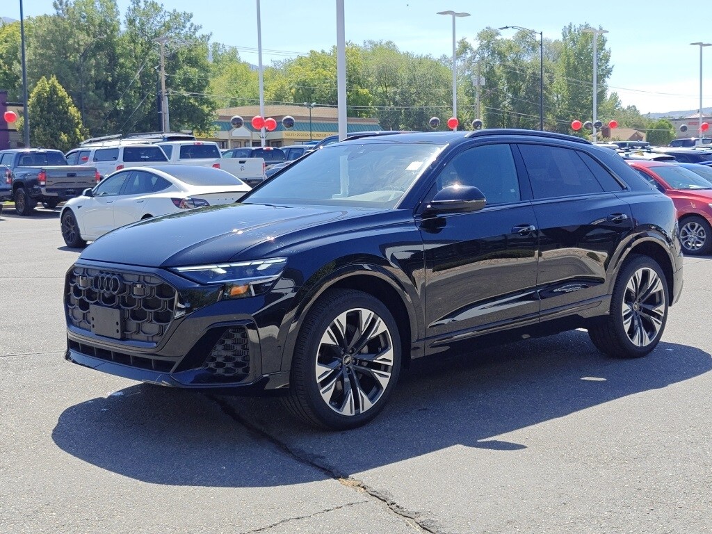 2024 Audi Q8 55 Premium Plus photo 3