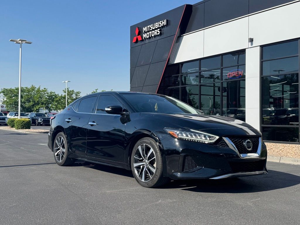 2022 Nissan Maxima SV's photo