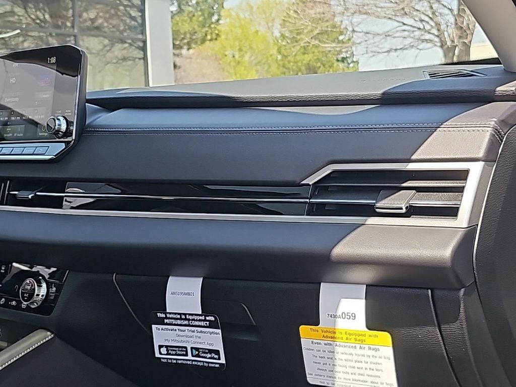 2025 Mitsubishi Outlander Plug-in Hybrid SEL - Photo 30