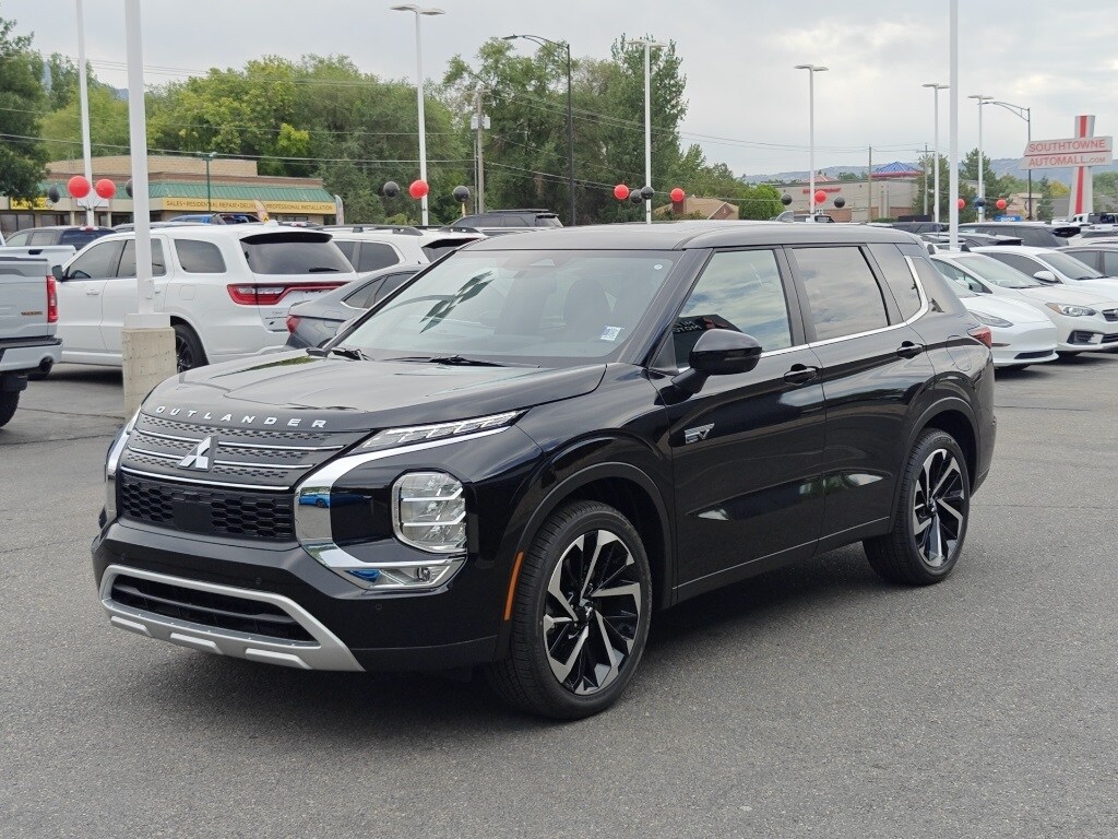 2025 Mitsubishi Outlander PHEV SE photo 3