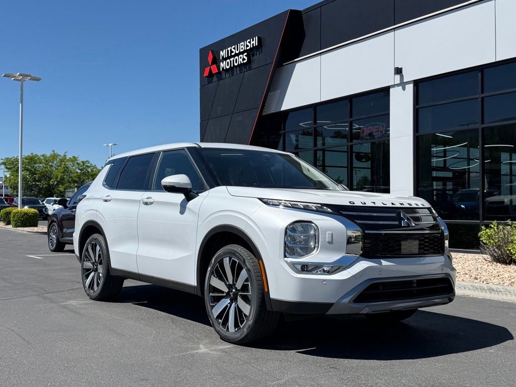 2026 Mitsubishi Outlander SE S-AWC's photo