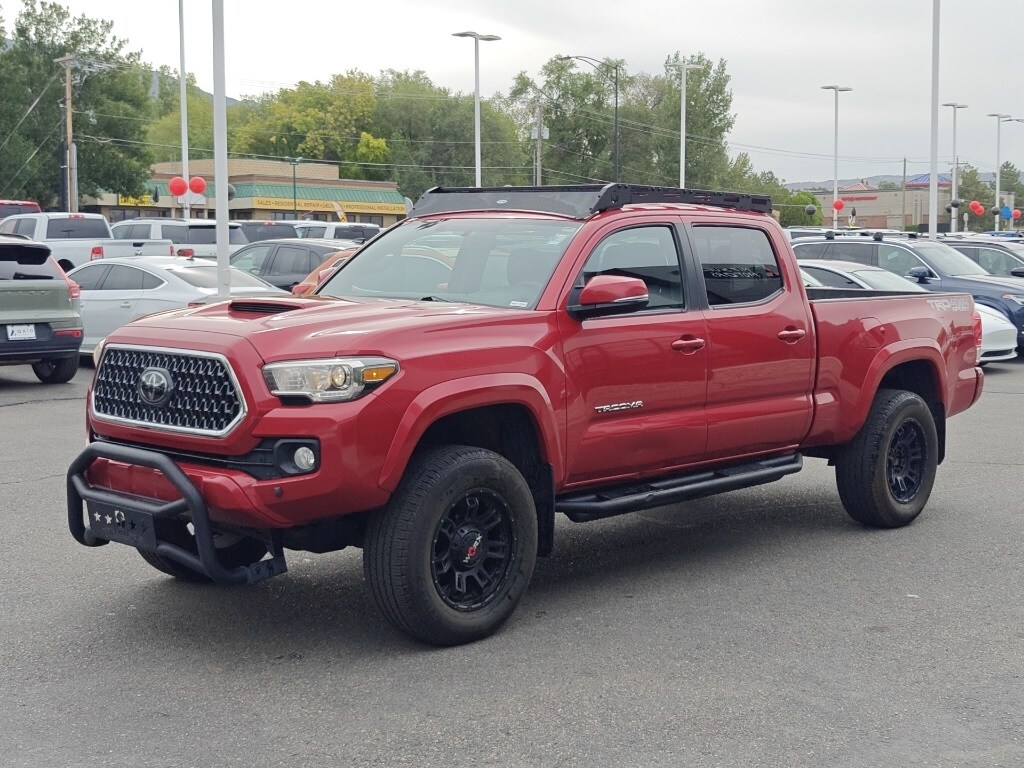 2017 Toyota Tacoma TRD Sport photo 2