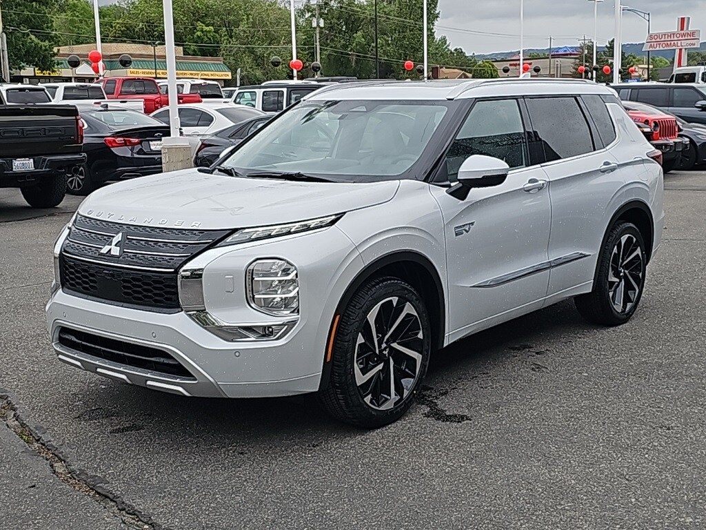 2025 Mitsubishi Outlander PHEV SEL photo 3