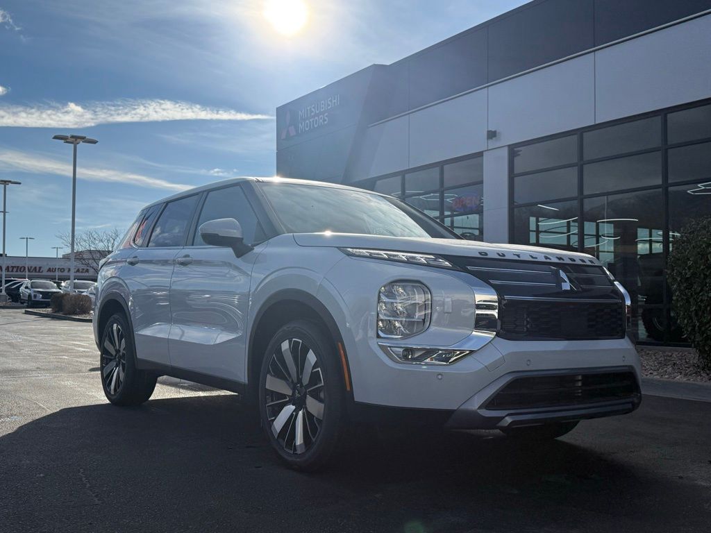 2026 Mitsubishi Outlander SE S-AWC's photo