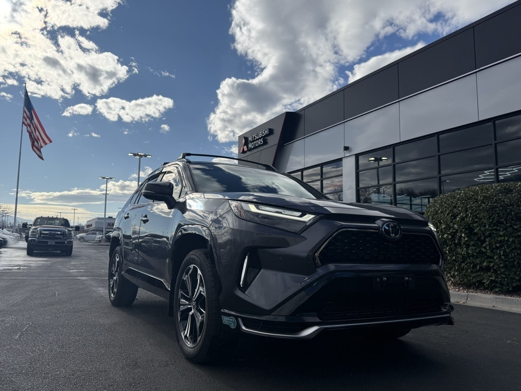 2025 Toyota RAV4 XSE's photo