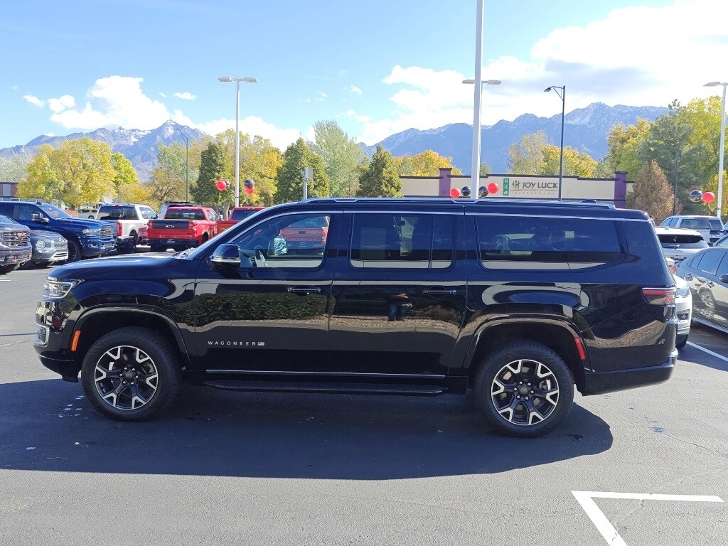 2024 Jeep Wagoneer L Series III photo 3
