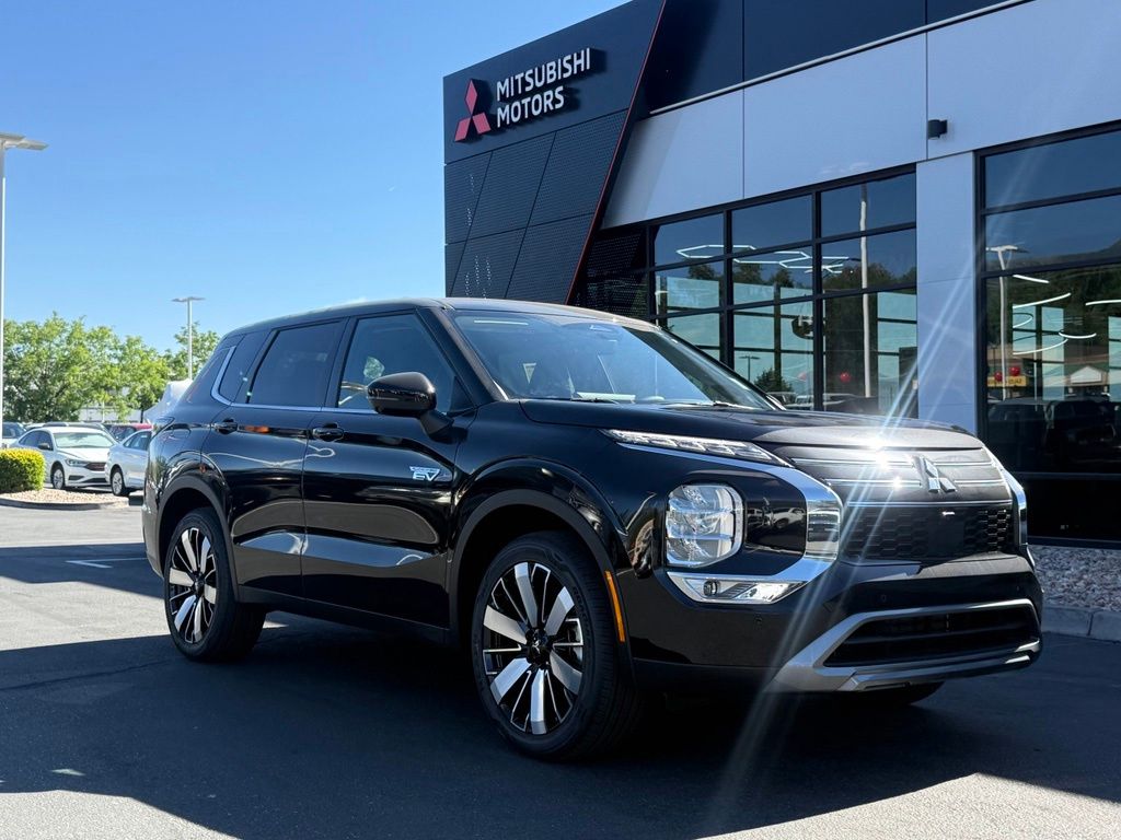 2026 Mitsubishi Outlander Plug-in Hybrid SE S-AWC's photo