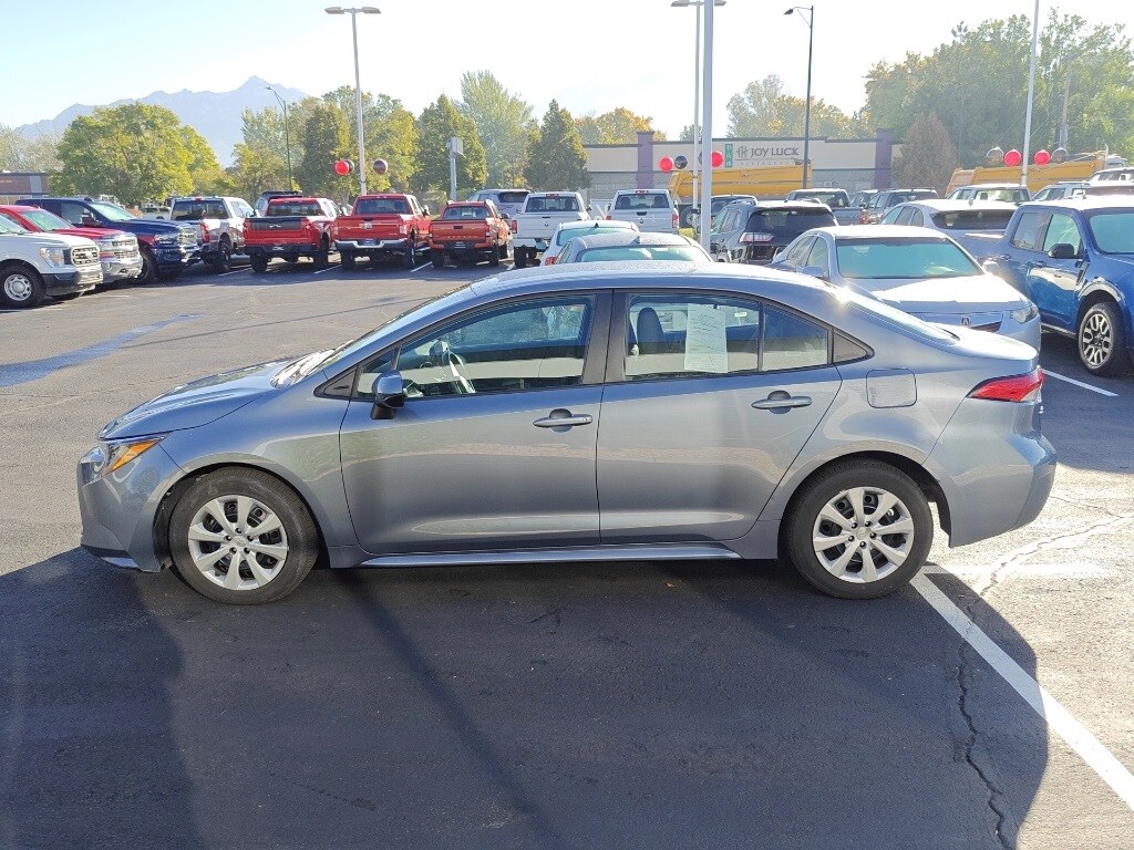 2024 Toyota Corolla LE photo 4