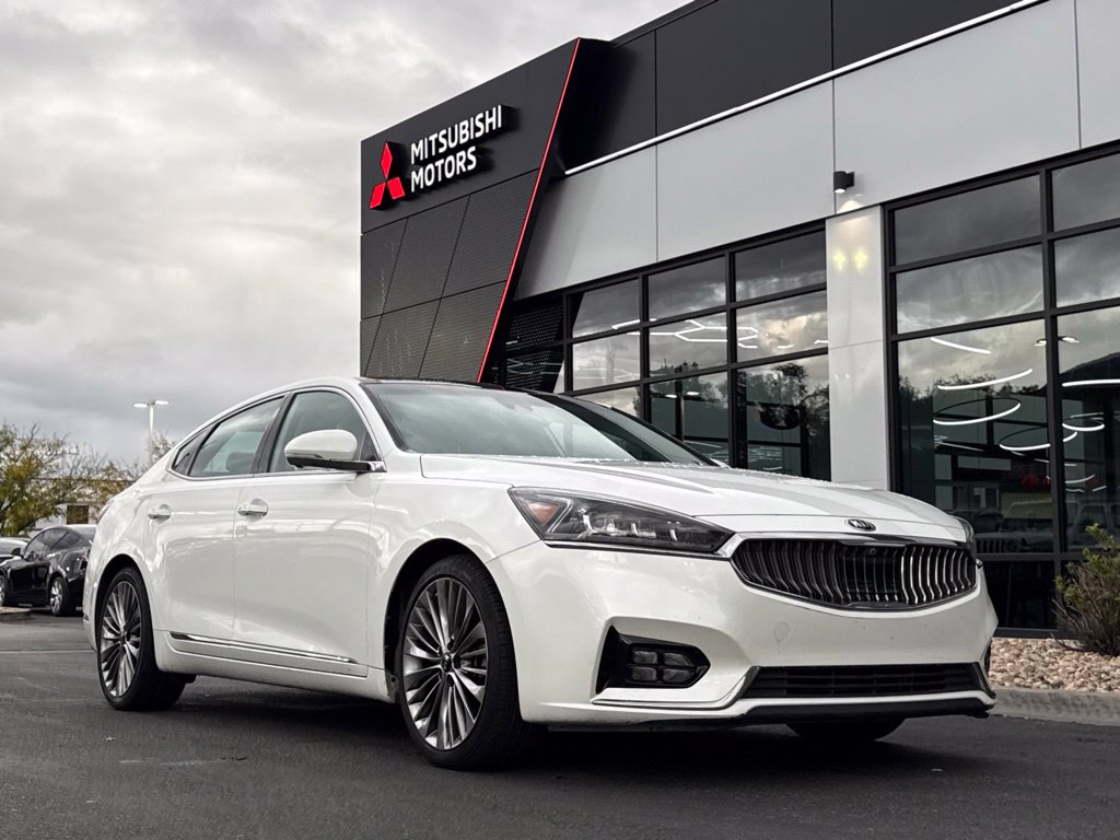 2018 Kia Cadenza Limited Sedan