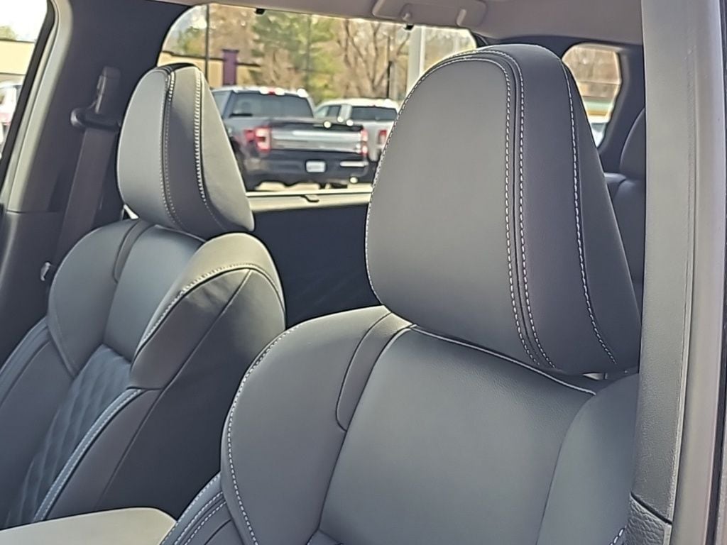 2025 Mitsubishi Outlander Plug-in Hybrid SEL - Photo 12