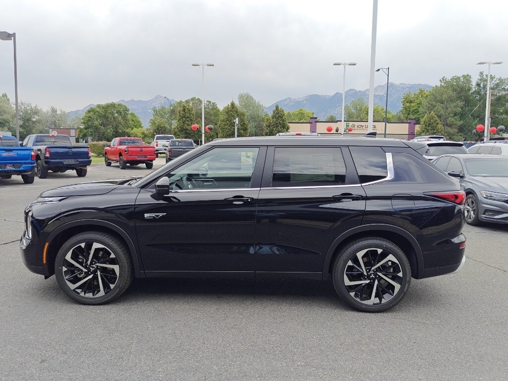 2025 Mitsubishi Outlander PHEV SE photo 4