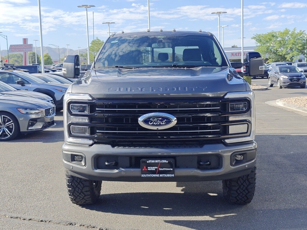 2025 Ford F-350 Platinum photo 2