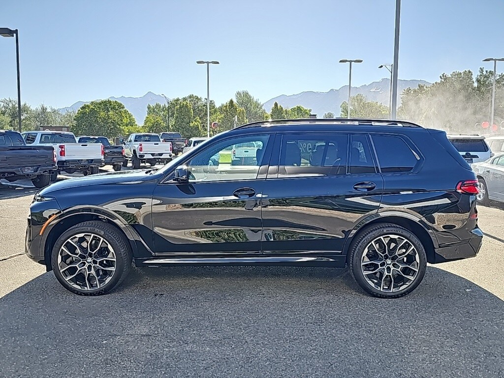 2025 Bmw X7 M60i photo 2