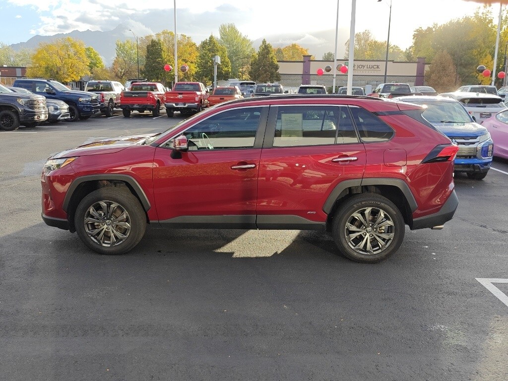 2023 Toyota RAV4 Hybrid Limited photo 3