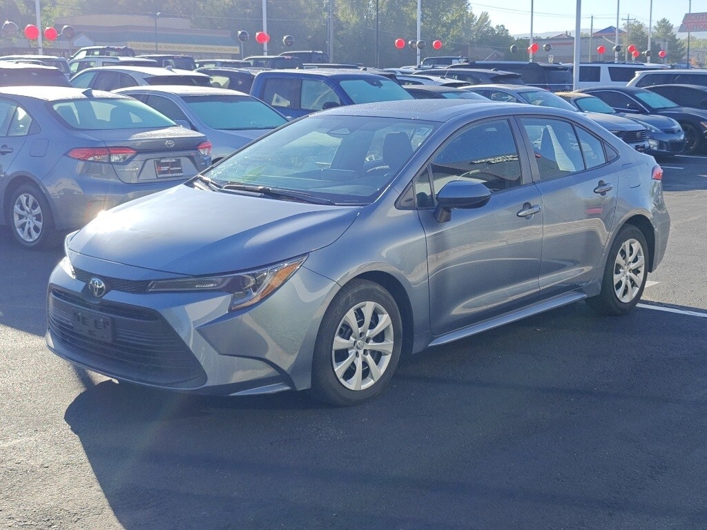 2024 Toyota Corolla LE photo 3