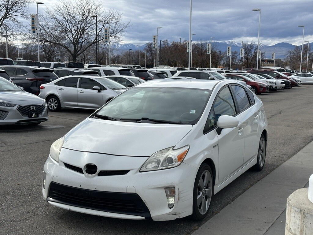2013 Toyota Prius photo 2