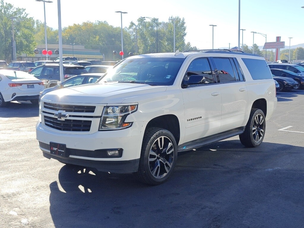 2019 Chevrolet Suburban Premier photo 3