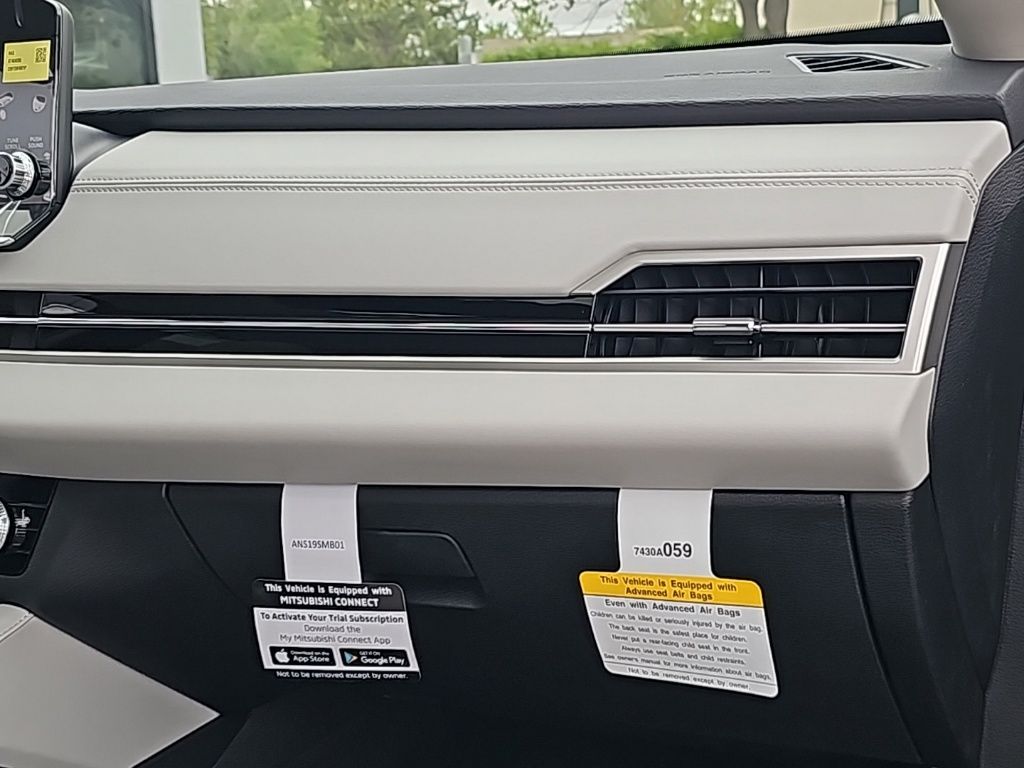 2025 Mitsubishi Outlander Plug-in Hybrid SEL - Photo 29