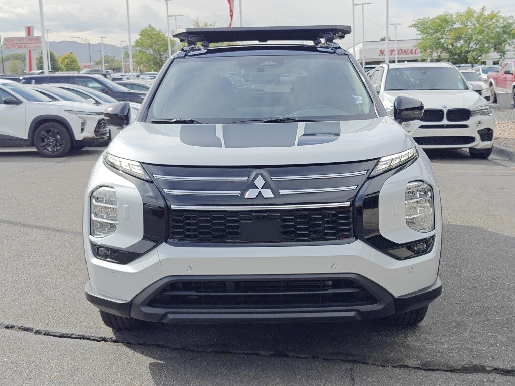2025 Mitsubishi Outlander SE Ralliart photo 2