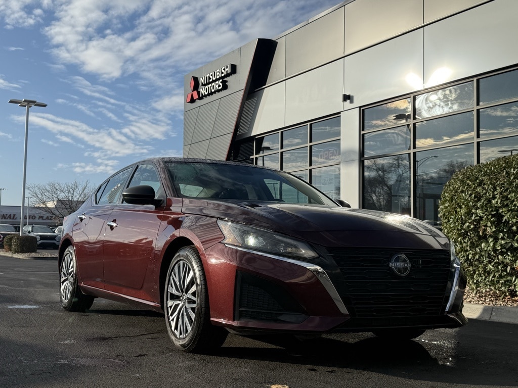 2024 Nissan Altima SV's photo