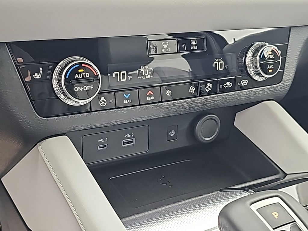 2025 Mitsubishi Outlander Plug-in Hybrid SEL - Photo 18