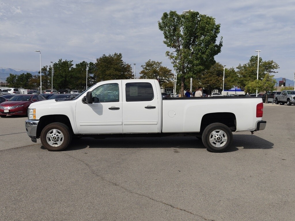 2014 Chevrolet Silverado 2500HD LT photo 2