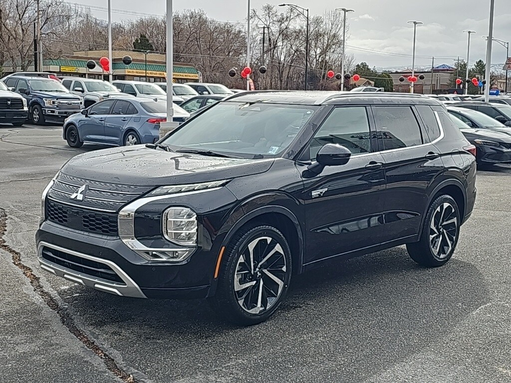 2025 Mitsubishi Outlander PHEV SEL photo 3