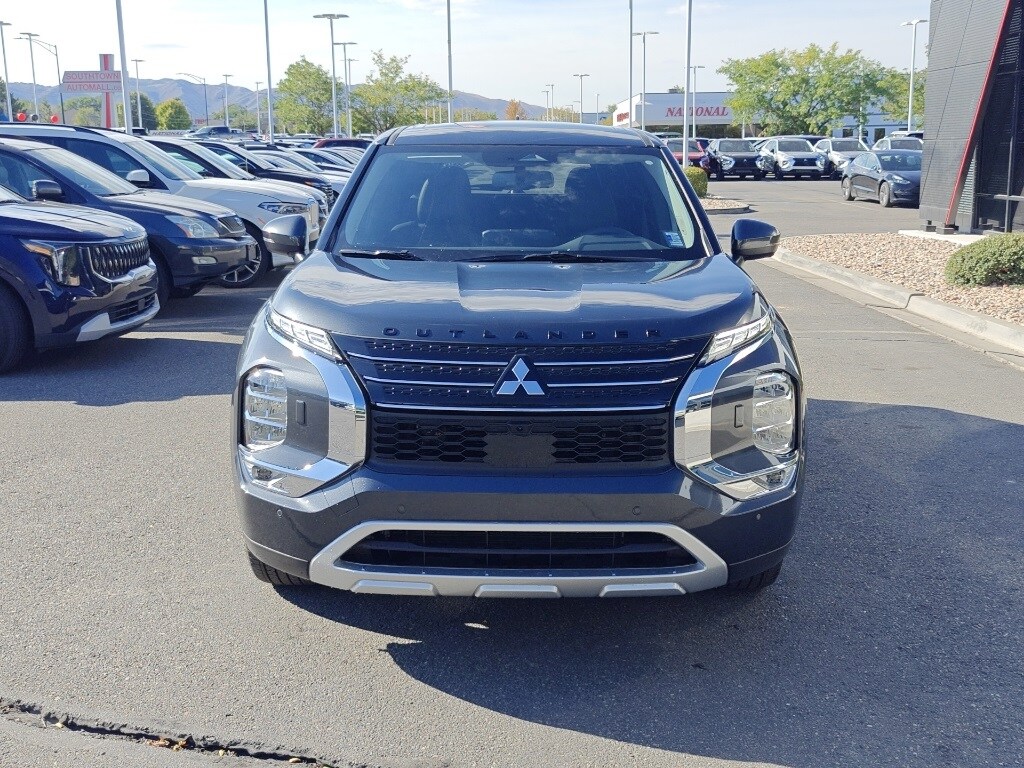 2025 Mitsubishi Outlander PHEV SE photo 2