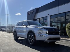 2025 Mitsubishi Outlander PHEV SE SUV