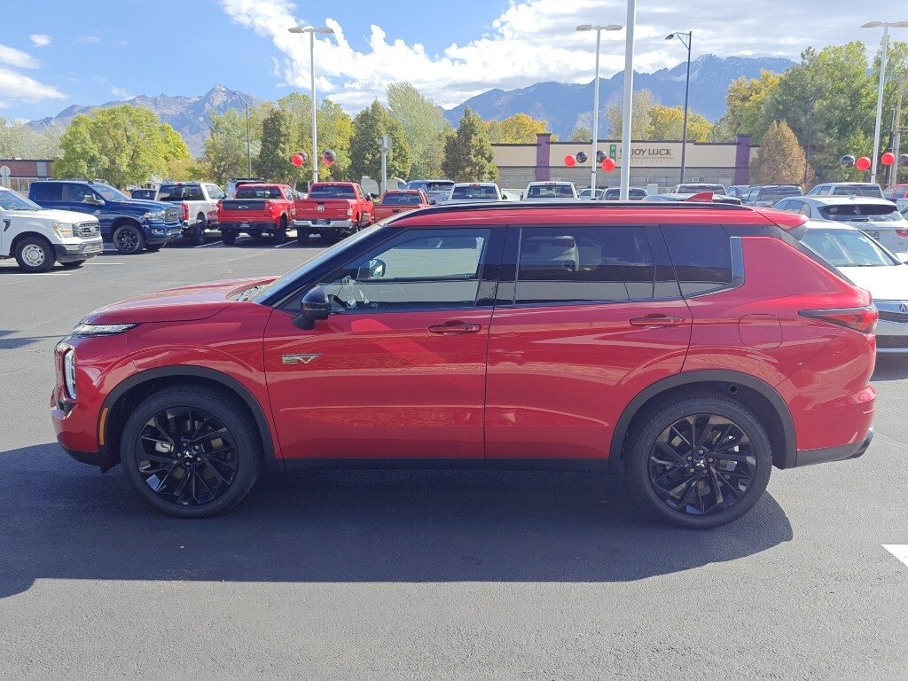 2025 Mitsubishi Outlander PHEV SEL photo 4