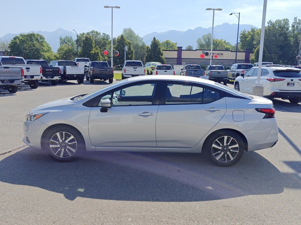 2021 Nissan Versa 1.6 SV photo 4