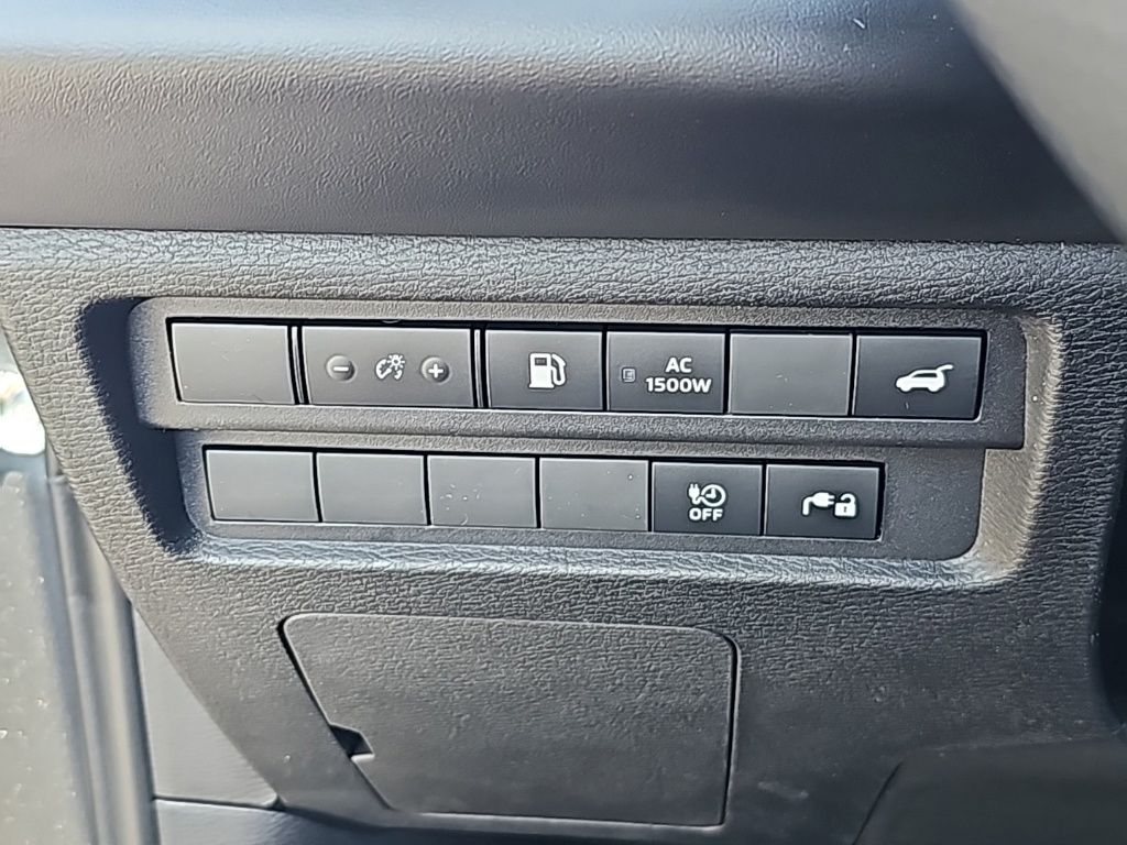 2025 Mitsubishi Outlander Plug-in Hybrid SEL - Photo 17