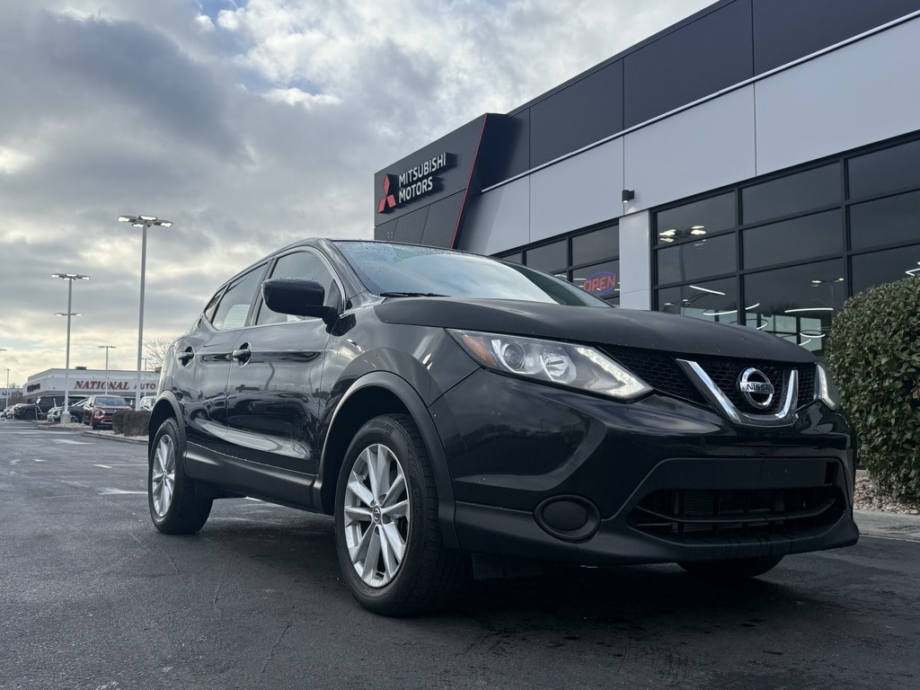 2018 Nissan Rogue Sport S's photo