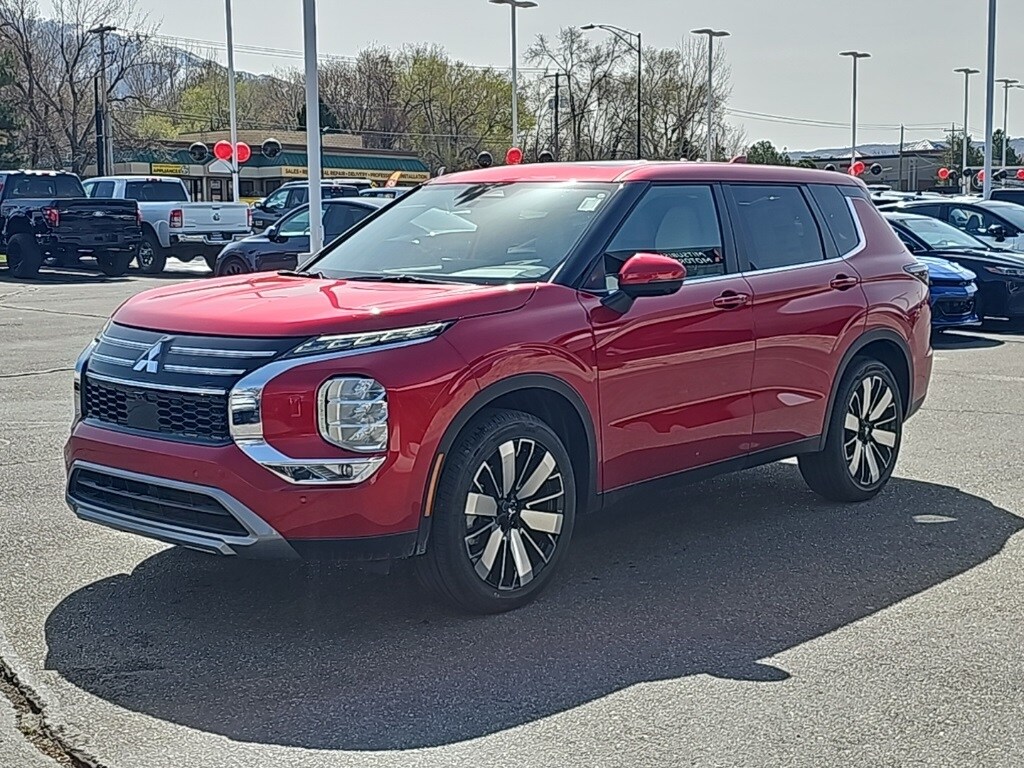 2025 Mitsubishi Outlander SE photo 3