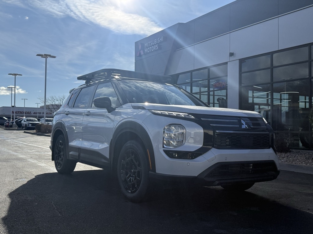 2026 Mitsubishi Outlander Trail Edition's photo