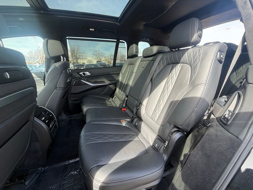 2025 BMW X7 M60i - Photo 24