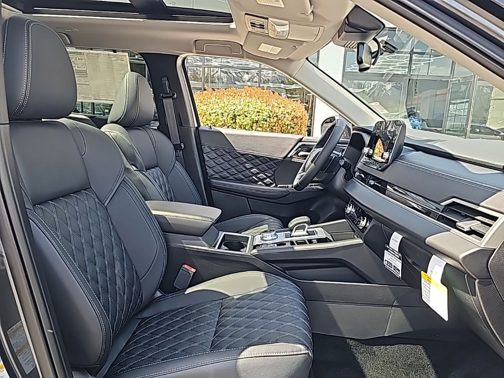 2025 Mitsubishi Outlander Plug-in Hybrid SEL - Photo 29