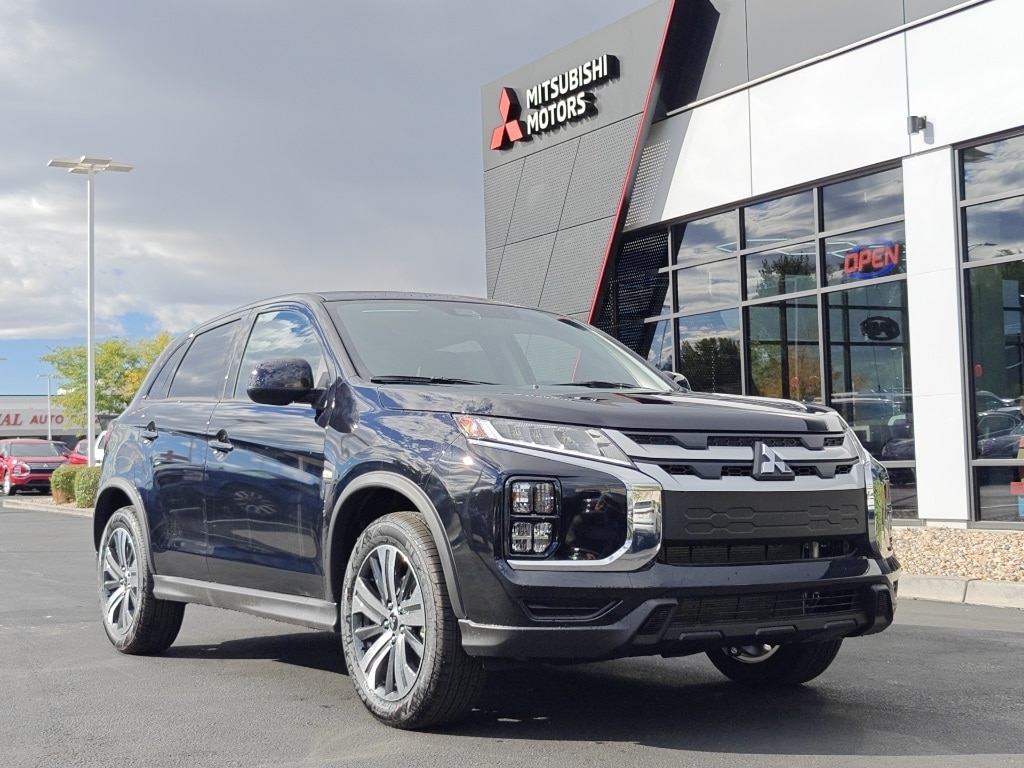 2025 Mitsubishi Outlander Sport ES's photo