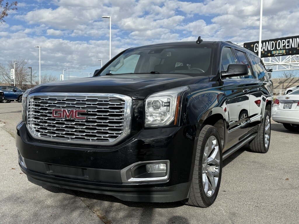2019 Gmc Yukon XL Denali photo 2